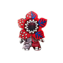 Stranger Things - Peluche DZNR Demogorgon Autopsy Edition 23 cm