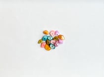 Perles de nacre colorées