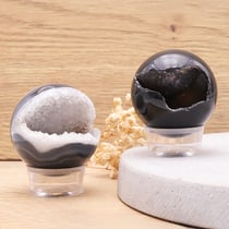 Sphère Camille Ambiance Nature - Agate noire cristallisée - Noir - 4 à 5 cm