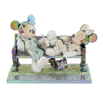 Figurine électroplaquée Enesco - Disney™ - Mickey & Minnie Mouse assis sur un banc
