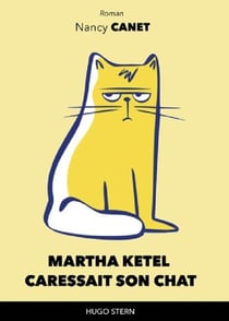 Martha Ketel caressait son chat