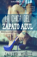 La chica del zapato azul