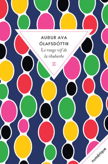 Le rouge vif de la rhubarbe