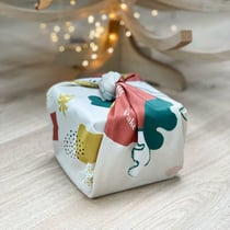 Rouleaux de papier cadeau blancs emballages cadeaux en feuilles recyclées  écologiques pour les fêtes mat, satiné -  France