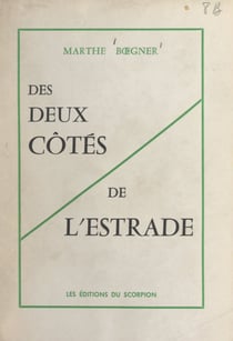 Des deux côtés de l'estrade