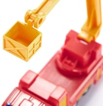 Camion de pompier avec bras élévateur