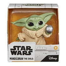 Mini figurine baby Yoda avec balle - 5,5 cm