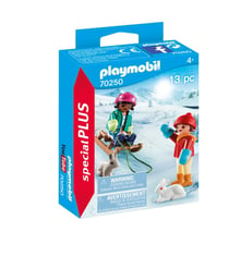 Enfants avec luge