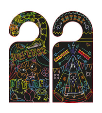 Cartes à gratter - 10 accroche-portes - pochette avec accessoires