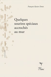 Quelques sourires spéciaux accrochés au mur avec une pointe rouillée