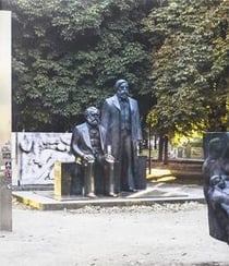 Der weltrevolutionäre prozess seit karl marx und friedrich engels bis in die gegenwart