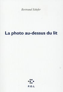 La photo au-dessus du lit
