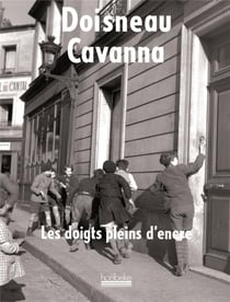 Les doigts pleins d'encre