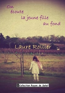 On écoute la jeune fille au fond