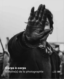 Corps a corps : histoire(s) de la photographie