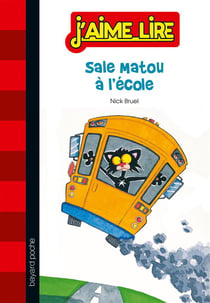 Sale matou à l'école