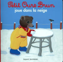 Petit Ours Brun joue dans la neige