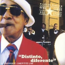 Distinto diferente