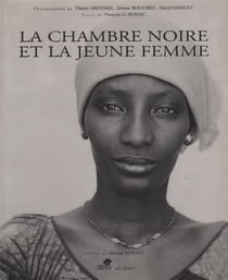 La chambre noire et la jeune femme