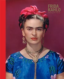Frida Kahlo Making Herself Up /anglais
