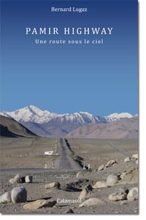Pamir highmay  une route sous le ciel