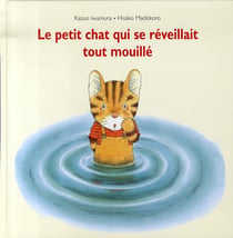 Petit Chat Qui Se Réveillait Tt Mouille