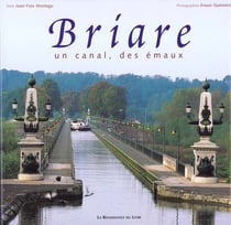Briare - un canal - des emaux