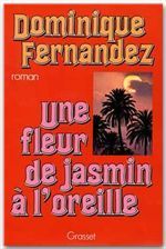 Une fleur de jasmin à l'oreille