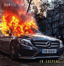 En suspens