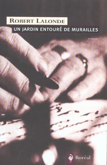 Un jardin entoure de murailles