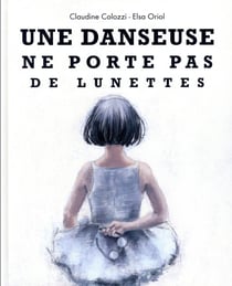 Une danseuse ne porte pas de lunettes