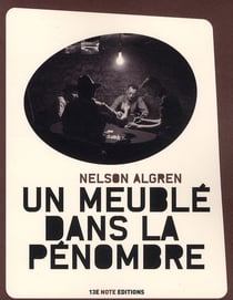 Un meublé dans la pénombre