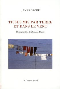 Tissus mis par terre et dans le vent