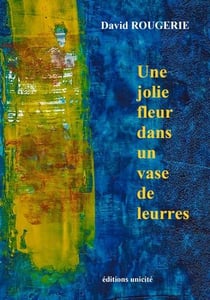 Une jolie fleur dans un vase de leurres