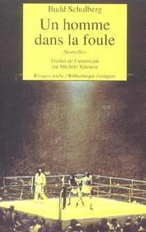 Un homme dans la foule