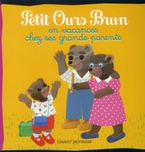 Petit ours brun en vacances chez ses grands-parents