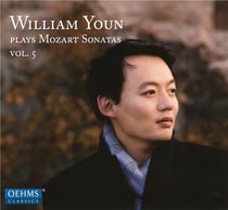 Plays Mozart sonatas /vol.5