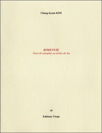 Rimenvie - fleur de nenuphar au milieu du feu