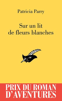 Sur un lit de fleurs blanches