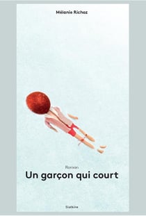 Un garçon qui court