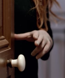 D'une table, l'autre