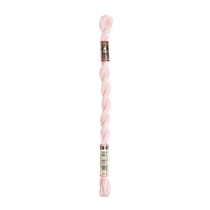 Fil à broder DMC - Coton perlé n°8 - Rose poudré nacré 818