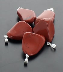 Pendentif jaspe rouge
