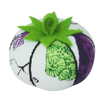 Tomates porte épingles imprimé vert et violet 8cm