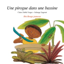 Une pirogue dans une bassine