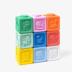 9 cubes sensoriels souples Oxybul