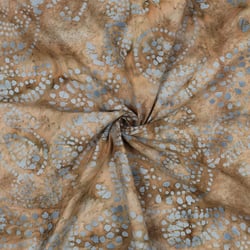 Tissu Batik de Coton rosaces et spirales Bleu ciel sur fond Beige sable