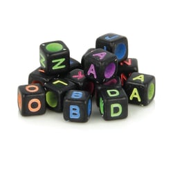 300 PERLES ALPHABET - PLASTIQUE - 6 MM