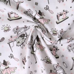 Tissu Coton imprimé  Miss Bobinette sur fond Blanc - Au mètre
