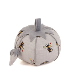 Pique aiguille en forme de tomate motif Abeille - 10,5 x 10,5 x 9 cm - Hobby Gift Ecru